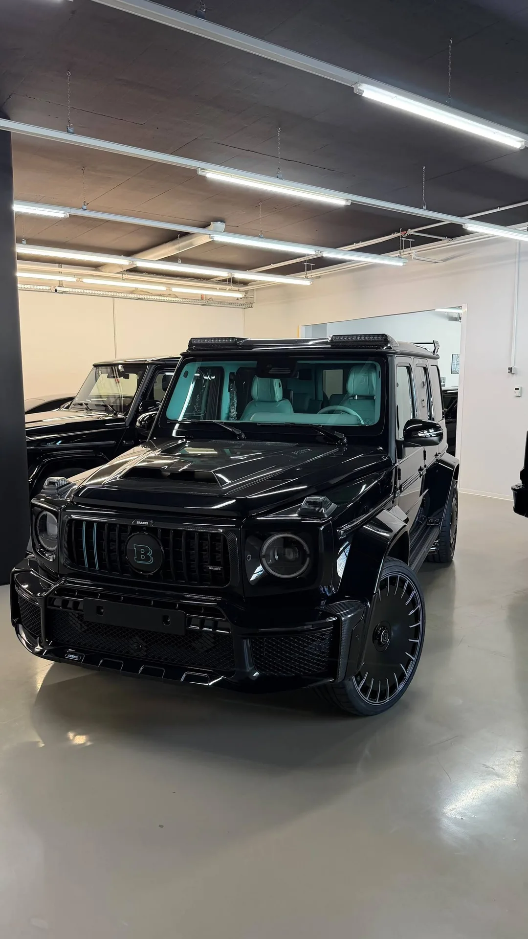 BRABUS 800 4.OL BiTurbo V8 AWD/4WD 800 л.с. 2026