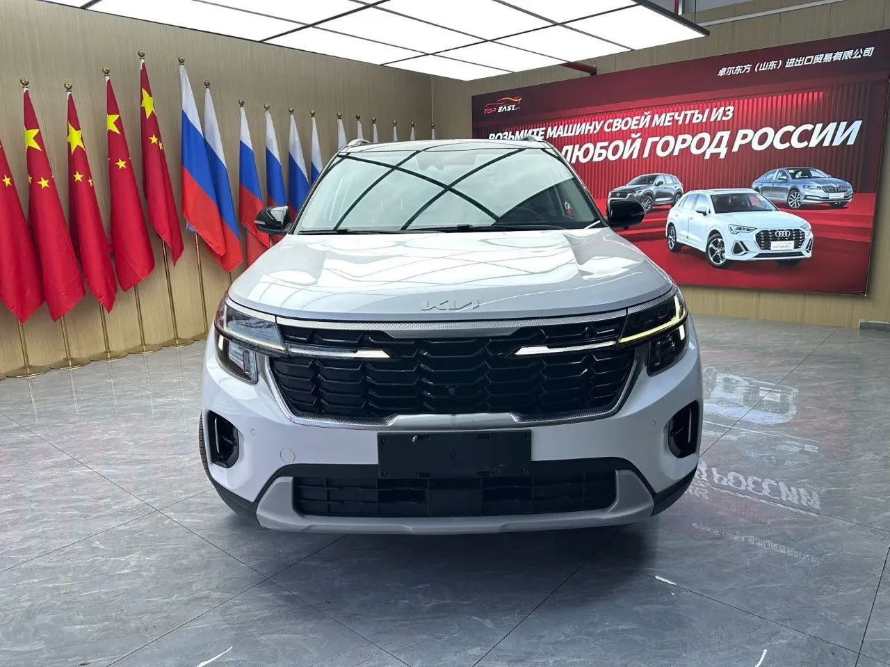 Kia Seltos 2023 год, комплектация «Люкс»