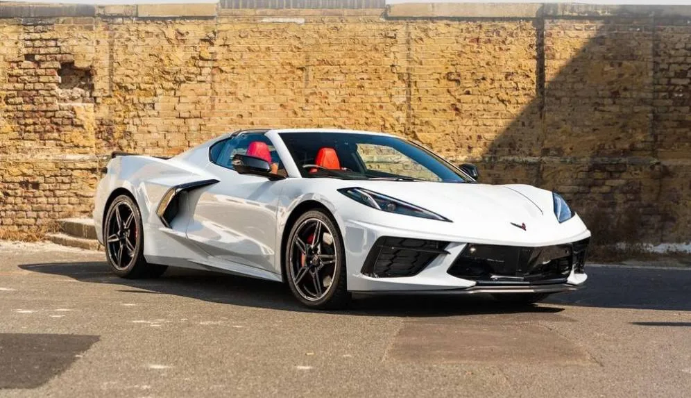 Corvette E-Ray всё. На сцену выходит Grand Sport X
